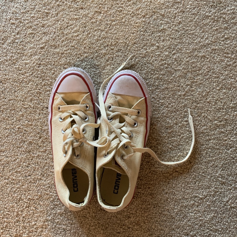 Size 5 yellow converse!